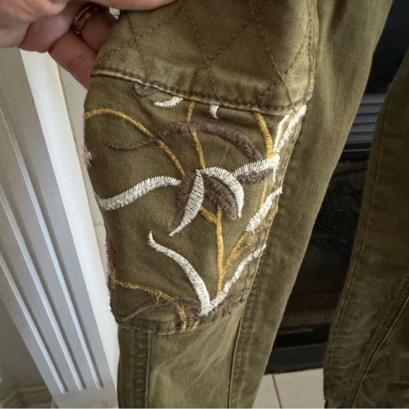 Anthropologie Austen Embroidered Utility Pants Size 28 - Picture 4 of 7